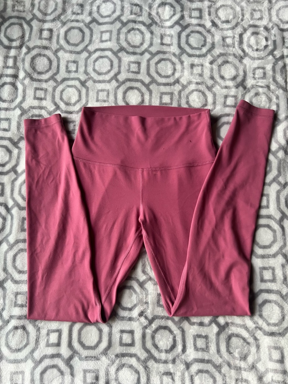 LULULEMON Alignment Leggings size 6 length 28”